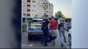 Bărbat reținut după ce a agresat-o pe soția sa într-un parc din Brașov, în prezența copilului lor