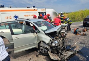 Accident grav pe DN 1A: două persoane încarcerate și intervenție de urgență